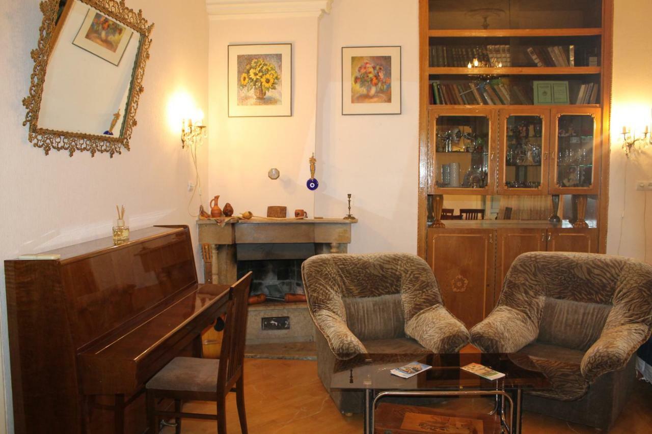 Dali'S Royal Apartment Tbilisi Buitenkant foto