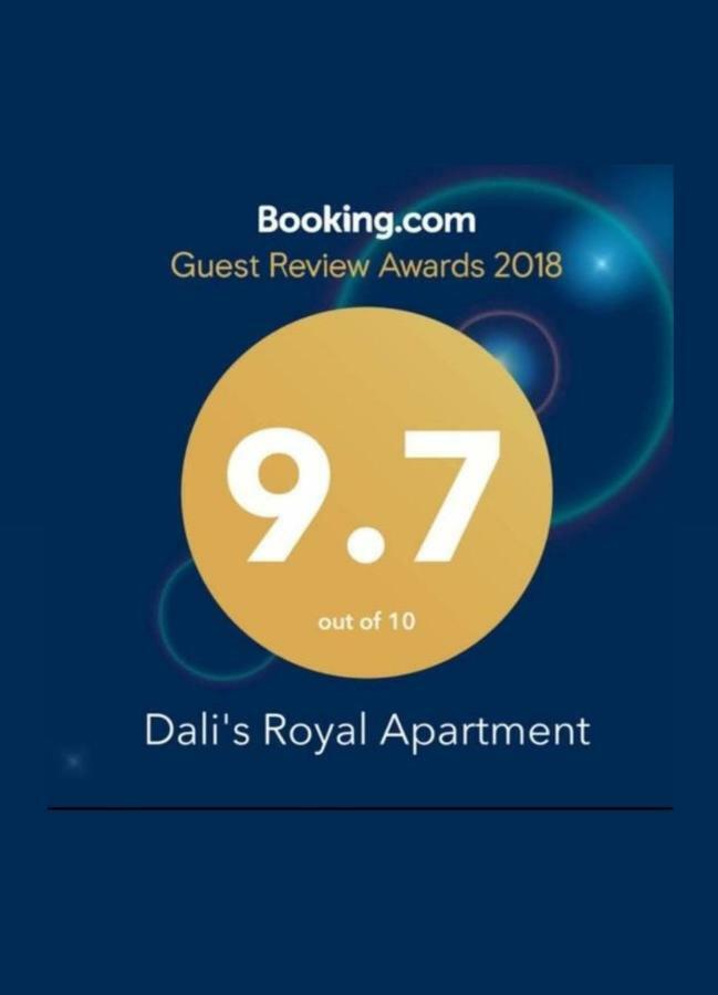 Dali'S Royal Apartment Tbilisi Buitenkant foto